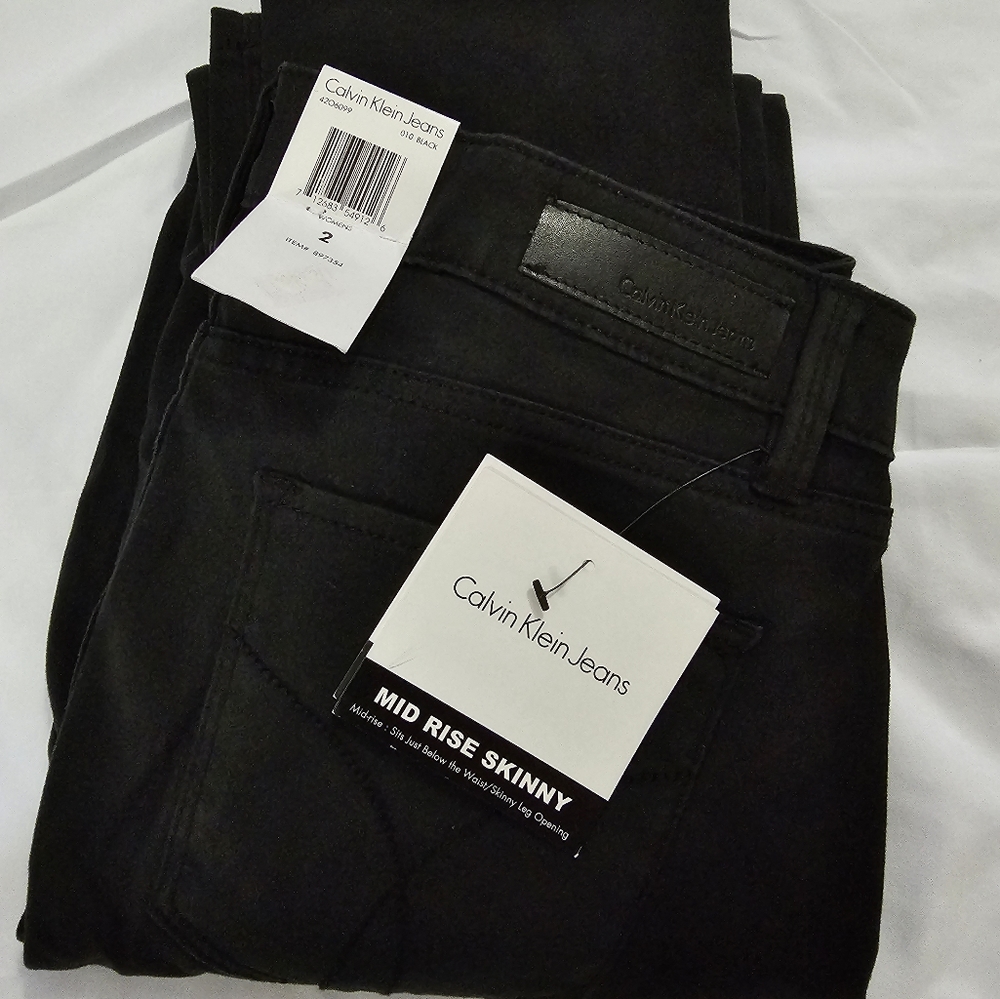 Nwt Calvin Klein mid rise skinny pants black Size 2